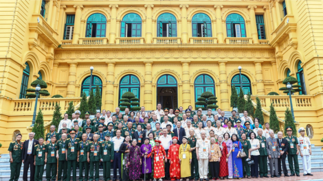 Chủ tịch nước Tô Lâm gặp mặt Đoàn đại biểu người có công với cách mạng tiêu biểu (22/7/2024)