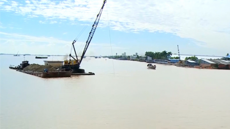 Vĩnh Long đưa vào khai thác 9 mỏ cát phục vụ việc san lấp các công trình cao tốc (23/7/2024)