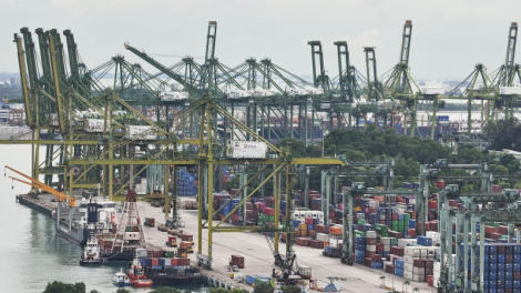 Tình trạng ùn tắc tàu container ở Singapore tràn sang cảng Malaysia  (09/07/2024)