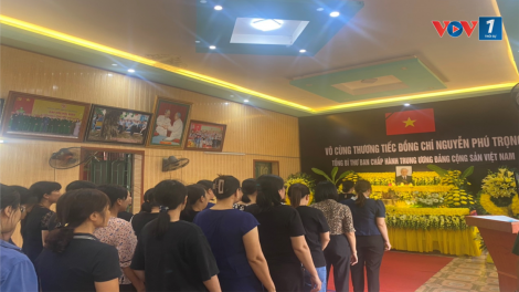 Người dân làng Thượng Điện, Hải Phòng lập bàn thờ viếng TBT Nguyễn Phú Trọng (26/7/2024)