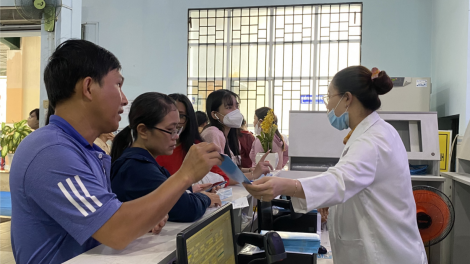 Người dân đổ xô đi tiêm bạch hầu, Viện Pasteur TP.HCM tạm hết vaccine (11/7/2024)
