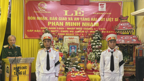 Đón hài cốt liệt sĩ về trong tình yêu thương của người thân, quê hương, đồng đội (19/07/2024)