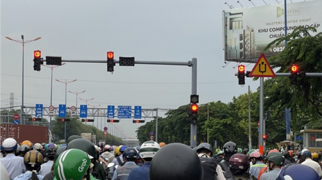 Bỏ đếm ngược đèn giao thông - cái được nhiều hơn? (07/7/2024)