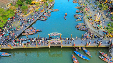 Quảng Nam: Lượng khách du lịch tăng cao (17/7/2024)