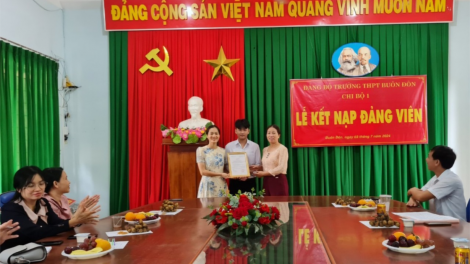 Tạo nguồn đảng viên từ trường học (29/7/2024)