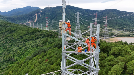 “Vượt gió” trên cung đoạn khó nhất của Dự án Đường dây 500kV mạch 3 Quảng Trạch - Quỳnh Lưu (21/08/2024)