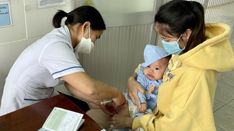 Bộ Y tế nhắc khẩn trương chuẩn bị, tổ chức triển khai chiến dịch tiêm chủng hơn 1 triệu liều vaccine sởi (28/08/2024)