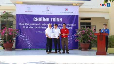 Nhiệt điện Vĩnh Tân 4 cùng Bệnh viện Chợ Rẫy khám, cấp thuốc miễn phí cho gần 800 người dân (13/08/2024)