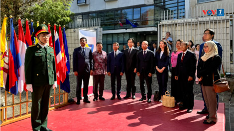 Trang trọng Lễ Thượng cờ ASEAN tại Pháp (09/08/2024)