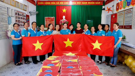 Cần Thơ: Dâng cao niềm tự hào khi may cờ Tổ quốc (31/8/2024)