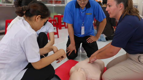 Hải quân Hoa Kỳ tổ chức tập huấn y tế, trao đổi chuyên môn tại Quảng Ngãi (30/8/2024)