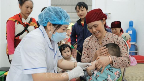 Triển khai chiến dịch tiêm vaccine sởi cho trẻ vùng có nguy cơ (24/08/2024)