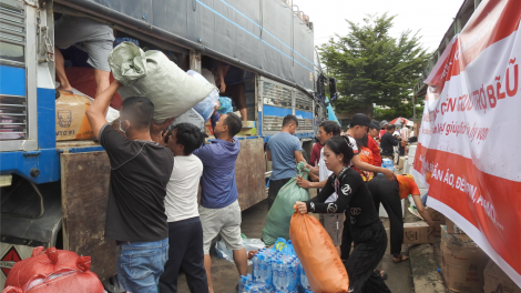 Đoàn xe hàng xuất phát từ Kon Tum hướng về vùng bão lũ Tuyên Quang (15/09/2024)