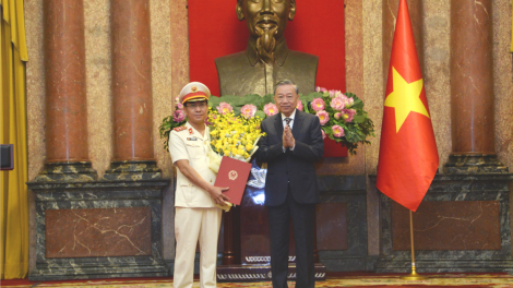 THỜI SỰ 12H TRƯA 16/9/2024: Tổng bí thư, Chủ tịch nước Tô Lâm trao quyết định bổ nhiệm Phó Viện trưởng, Viện Kiểm sát nhân dân tối cao.