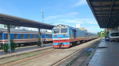 Đủ tàu xe phục vụ hành khách tuyến Nha Trang- thành phố Hồ Chí Minh (03/09/2024)