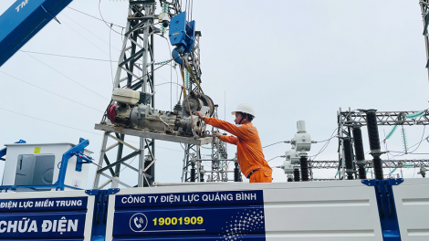 EVNCPC cử 273 kỹ sư, công nhân hỗ trợ EVNNPC khắc phục sự cố lưới điện do bão số 3 tại Quảng Ninh (11/09/2024)
