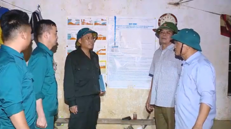 Trắng đêm canh gác đê phòng lũ cho Thủ đô Hà Nội (12/09/2024)