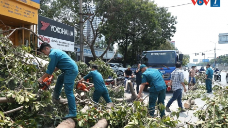 Hà Nội: vệ sinh môi trường sớm trả lại cảnh quan Xanh, sạch, đẹp như những ngày trước mưa, bão (15/09/2024)