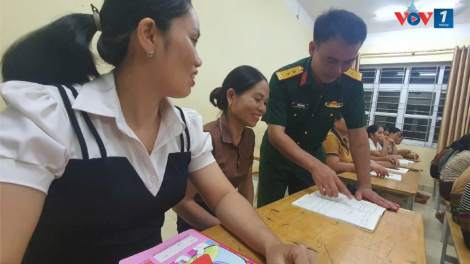 Lên biên giới xem bộ đội đi dạy “xóa mù” (25/9/2024)