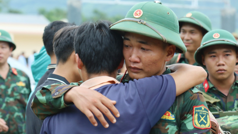 Lưu luyến ngày chia tay Làng Nủ: Tình quân dân còn mãi (24/9/2024)