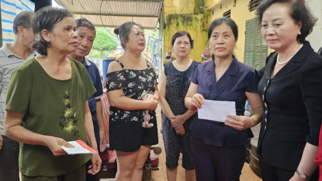 Bộ trưởng Bộ Nội vụ Phạm Thị Thanh Trà thăm, động viên và trao hỗ trợ tỉnh Yên Bái bị thiệt hại do thiên tai. (11/09/2024)
