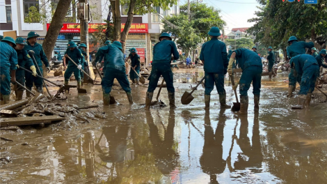 Hàng nghìn cán bộ, chiến sỹ lực lượng vũ trang khẩn trương giúp dân vùng lũ Yên Bái khôi phục đời sống (14/9/2024)