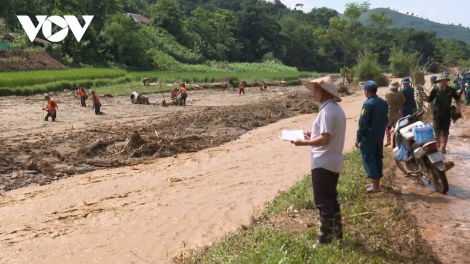 Cán bộ, đảng viên "đi trước" bảo vệ dân và ứng phó với bão lũ, thiên tai (17/9/2024)