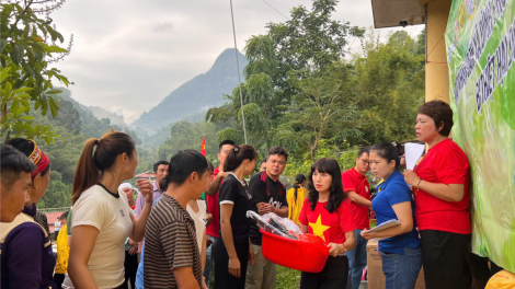 Giúp người dân vùng bão lũ trở về cuộc sống bình thường-Hành trình còn nhiều khó khăn