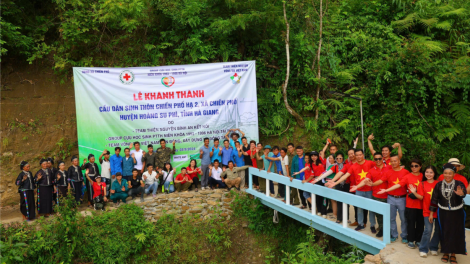 Đoàn thiện nguyện xây tặng cầu dân sinh cho người dân miền núi tỉnh Hà Giang (30/9/2024)