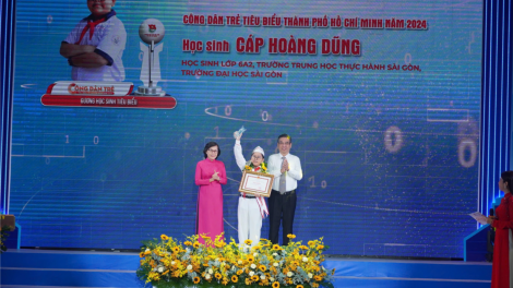 Nam sinh nhỏ tuổi với "kho tàng" giải thưởng về lập trình (2/1/2025)