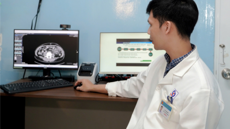 Căng thẳng trong 12 giờ cắt bỏ 3m ruột non để cứu sống người mắc bệnh hiếm (15/1/2025)