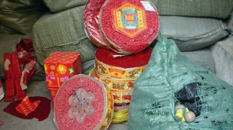 Ngăn chặn pháo lậu vào Việt Nam (12/1/2016)