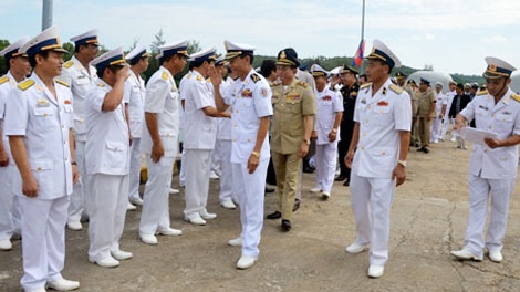 Vùng 5 Hải quân, chỗ dựa vững chắc cho ngư dân vùng biển Tây Nam. (28/3/2016)