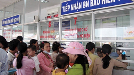 Bảo hiểm y tế toàn dân: cần tháo gỡ những rào cản trong lộ trình. (17/12/2015)