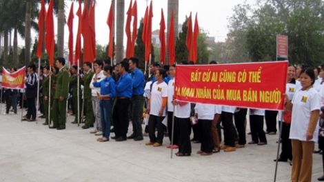 Cảnh giác trước cạm bẫy của tội phạm buôn bán người. (16/3/2016)