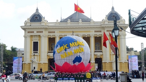 Không khí chuẩn bị đón mừng năm mới Bính Thân ở mọi miền đất nước. (07/02/2016)