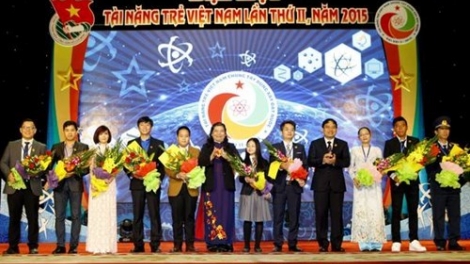 Khai mạc Đại hội Tài năng trẻ Việt Nam lần thứ 2 năm 2015 với chủ đề “Tài năng trẻ Việt Nam chung tay xây dựng đất nước”. (Thời sự trưa 13/12/2015)