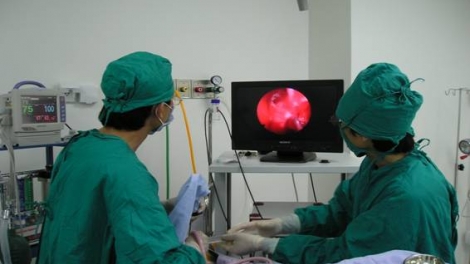 Từ ngày mai, gần 1.900 dịch vụ kỹ thuật y tế sẽ được điều chỉnh giá với mức tăng trung bình từ 30% đến 50%. (Thời sự trưa 29/02/2016)