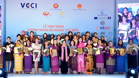 Vai trò của doanh nghiệp, doanh nhân và lao động nữ trong nền kinh tế hội nhập. (07/3/2016)
