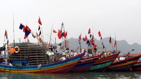 Những kiến thức giúp ngư dân phòng tránh, giảm thiểu tai nạn, rủi ro trên biển. (18/12/2015)
