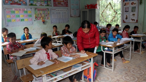 Cái "tình" của người giáo viên cắm bản (28/01/2016)