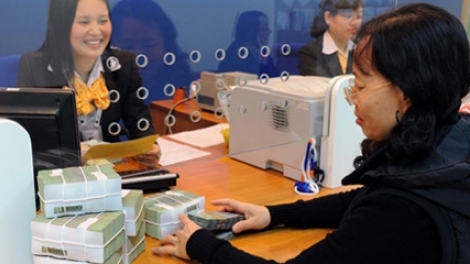 Kinh Tế ngày 28/12/2014: Phỏng vấn Phó Tổng giám đốc Vietcombank về cho vay ưu đãi tín dụng