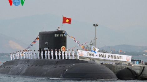 Thời sự trưa ngày 07/5/2015: Kỷ niệm 60 năm Hải quân nhân dân Việt Nam, Chủ tịch nước Trương Tấn Sang yêu cầu mỗi cán bộ, chiến sỹ hải quân thấm nhuần ý nghĩa thiêng liêng của nhiệm vụ bảo vệ vững chắc độc lập chủ quyền, thống nhất, toàn vẹn lãnh thổ tổ quốc