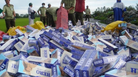 Pháp luật và đời sống ngày 17/12/2014: Kiên Giang: Đẩy lùi nạn buôn lậu thuốc lá