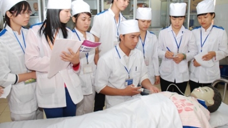 Sự “gạch nối” đào tạo giữa dược sĩ – nhà khoa học, bác sĩ – nhà khoa học. (07/3/2016)