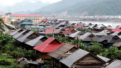 Người dân vùng tái định cư thủy điện Sơn La làm giàu trên quê mới. (31/12/2015)