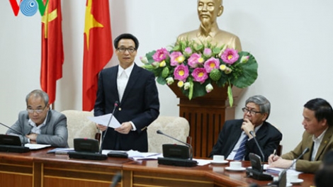 Phó Thủ tướng Vũ Đức Đam chủ trì cuộc họp với các bộ, ngành liên quan triển khai Đề án đổi mới chương trình, sách giáo khoa. (Thời sự đêm 23/12/2015)