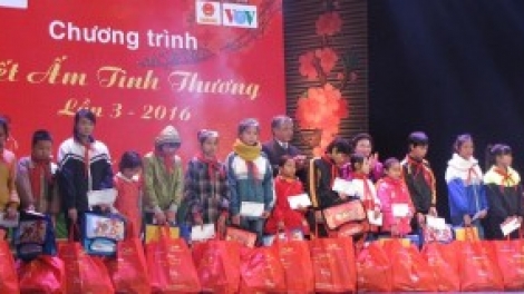 Tết ấm cho em - San sẻ yêu thương