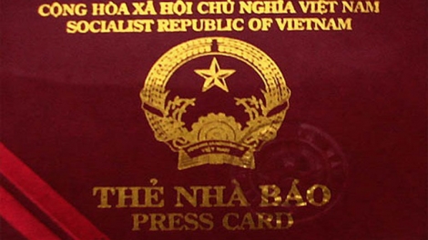 Gia hạn thời gian sử dụng thẻ nhà báo giai đoạn 2011 - 2015 đến ngày 31-3-2016. (Thời sự chiều 23/12/2015)