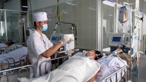 Trước nguy cơ có thể gia tăng dịch bệnh ở người và gia cầm dịp Tết Nguyên Đán, Bộ Y tế yêu cầu các địa phương phải trực 24/24 giờ trong tất cả các ngày nghỉ lễ, đồng thời chuẩn bị đầy đủ thuốc, vật tư, hóa chất, trang thiết bị để phòng chống dịch bệnh. (06/02/2016)